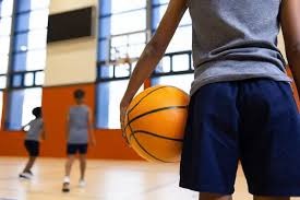 胜深圳更衣室！全员兴奋氛围极佳，汉兹领奖发懵，王世龙得金链子