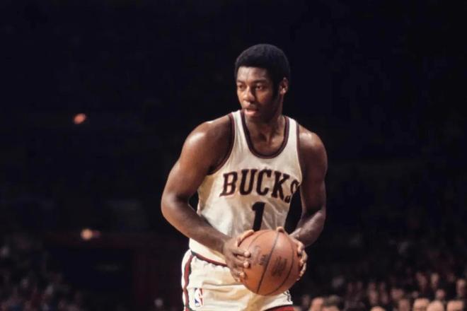 更加扣人心 更加扣人心