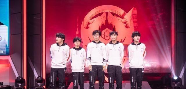 以其出色的 以其出色的